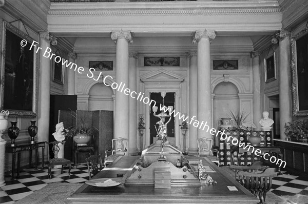 CASTLETOWN HOUSE  ENTRANCE HALL FROM DOOR